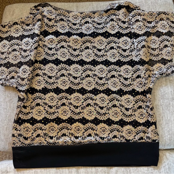 dressbarn Black Top with Gold Sequin Lace Pattern - Short Sleeve - Picture 4 of 4
